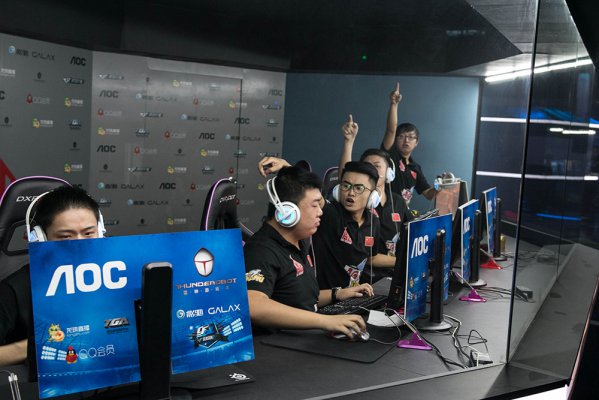 直在推行年 直在推行年