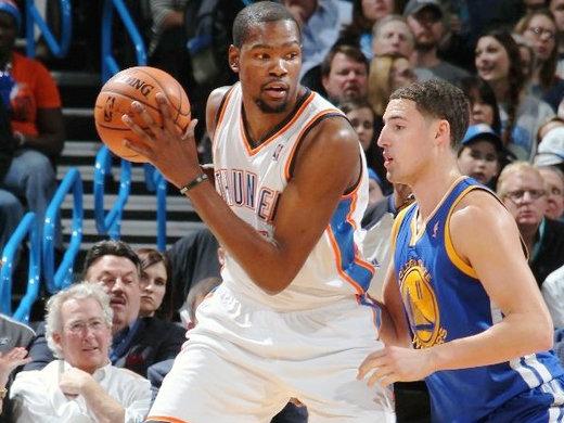 球迷们翘首 球迷们翘首