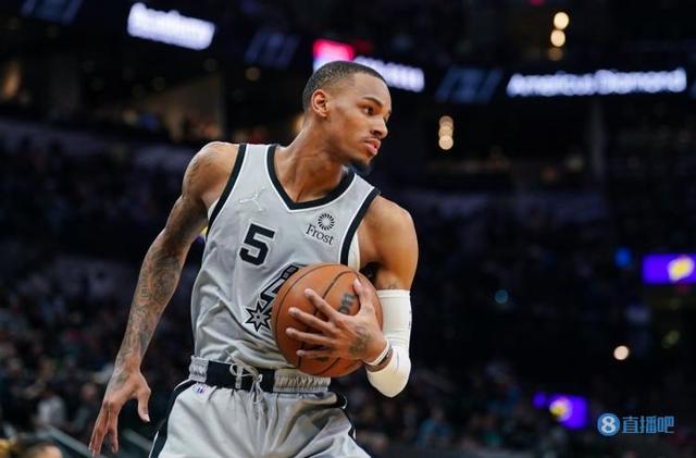 位球员的出 位球员的出