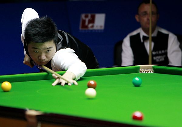 仅令球迷振 仅令球迷振